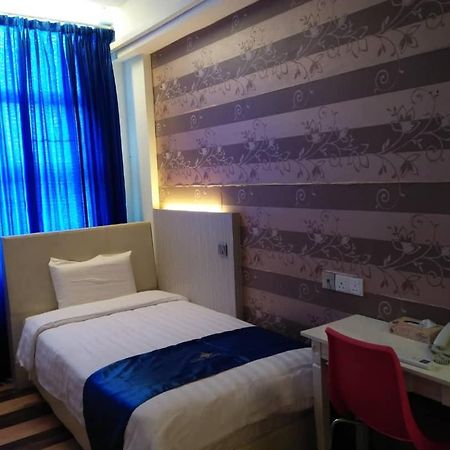4Orty Inn Bintulu Exterior photo
